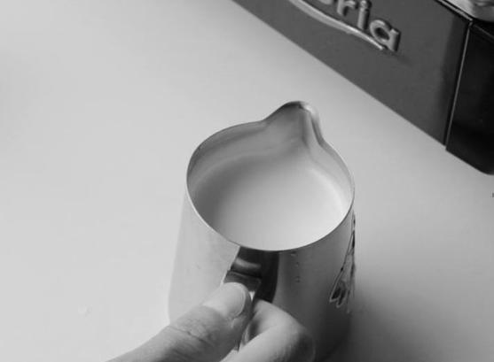 Как правильно взбить молоко для латте-арта